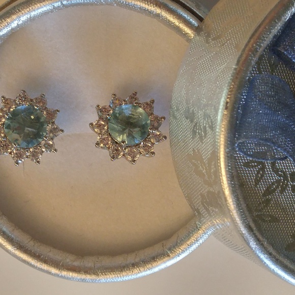 Jewelry - Silver Natural Aquamarine Gemstone Flower